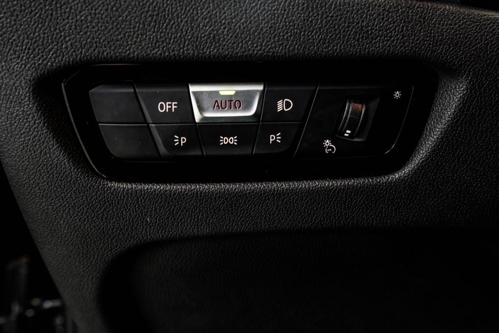 2024 BMW 3 Series 330i