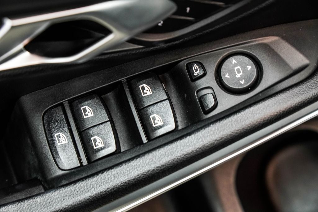 2024 BMW 3 Series 330i