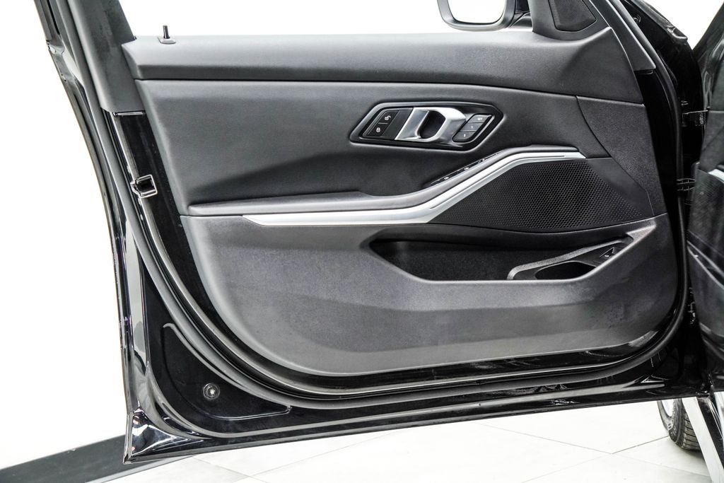 2025 BMW 3 Series 330i xDrive