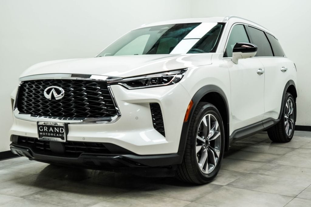 2025 INFINITI QX60 LUXE
