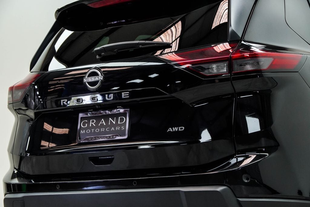 2025 Nissan Rogue SV