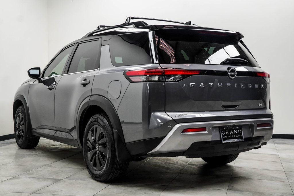 2022 Nissan Pathfinder SL