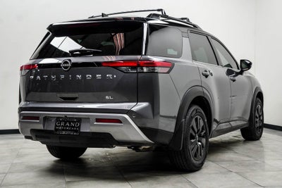 2022 Nissan Pathfinder SL