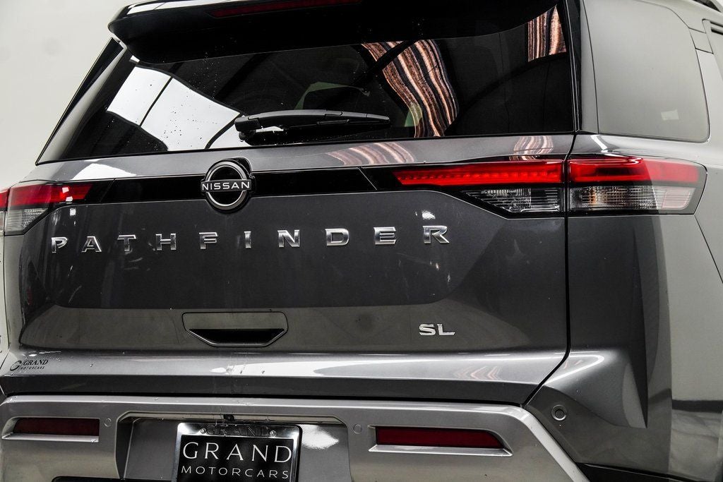 2022 Nissan Pathfinder SL