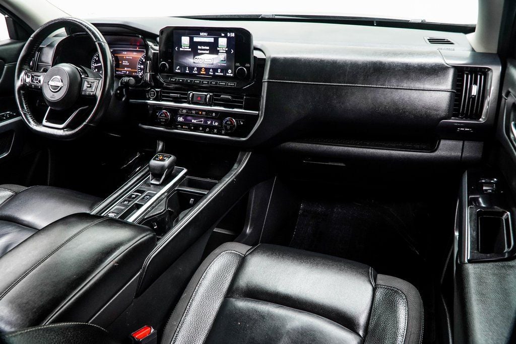 2022 Nissan Pathfinder SL