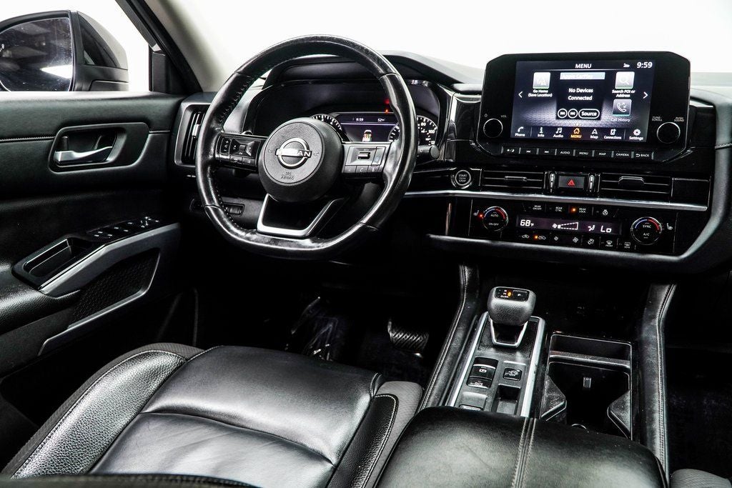 2022 Nissan Pathfinder SL