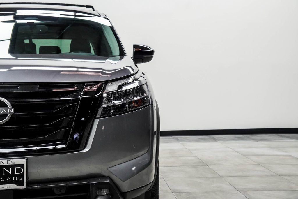 2022 Nissan Pathfinder SL