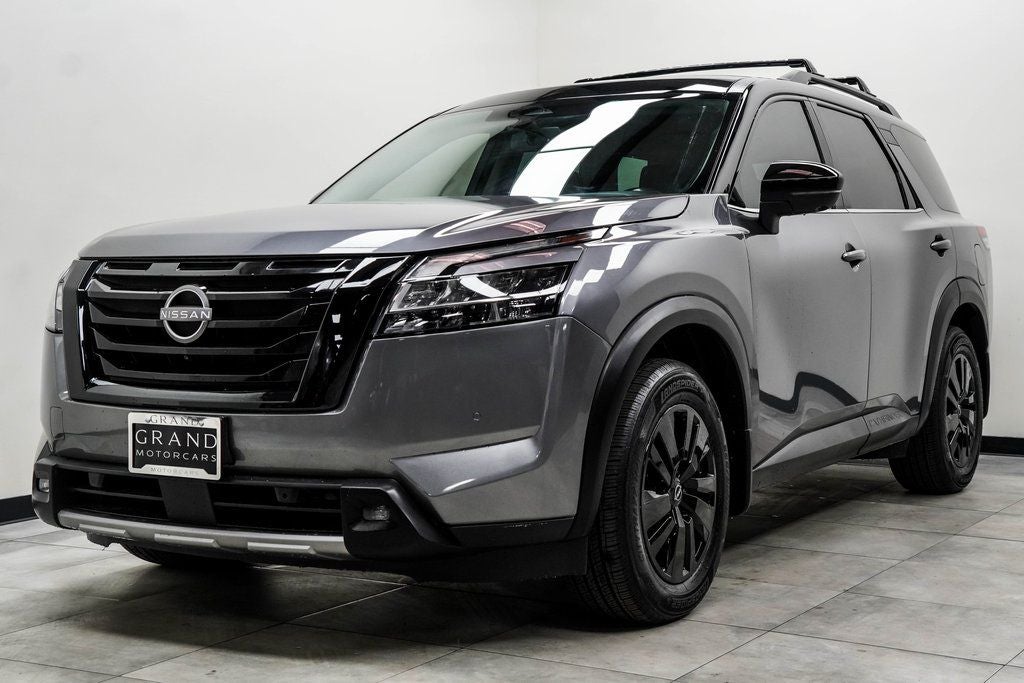 2022 Nissan Pathfinder SL