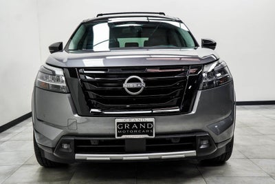 2022 Nissan Pathfinder SL