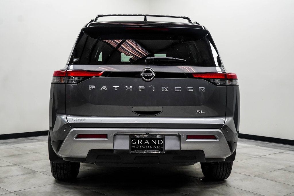 2022 Nissan Pathfinder SL