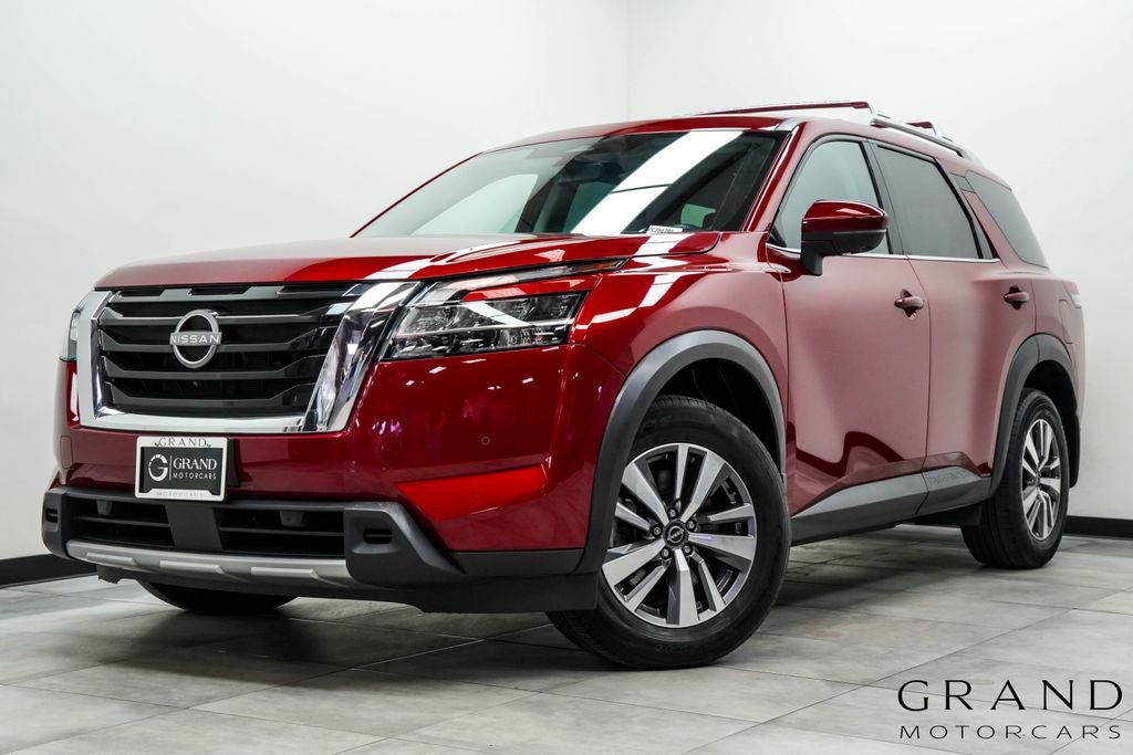 2023 Nissan Pathfinder SL