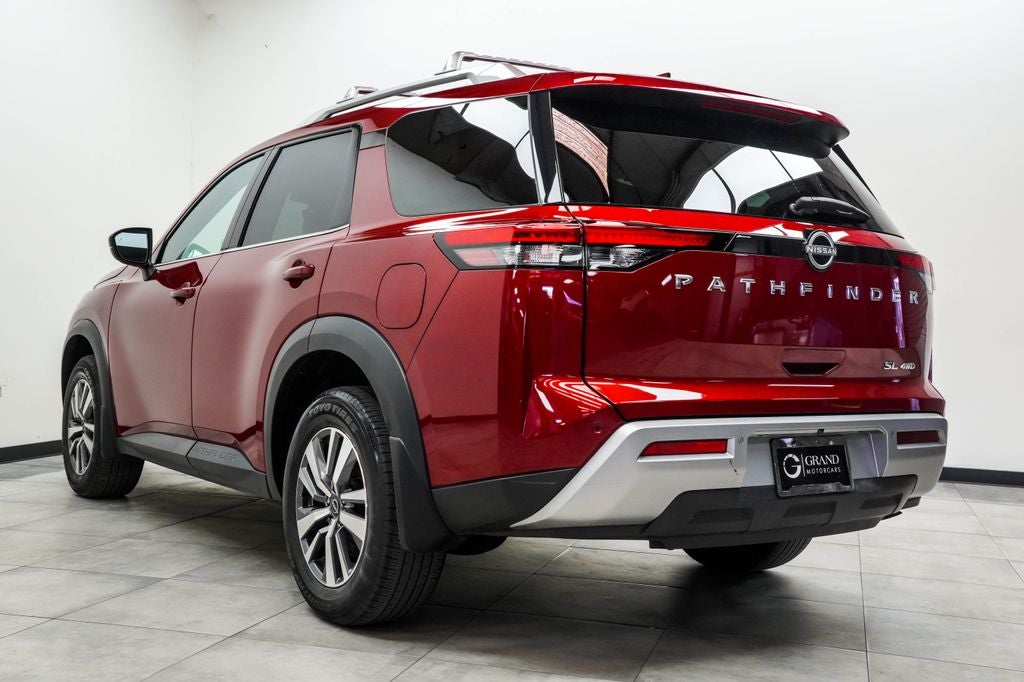 2023 Nissan Pathfinder SL