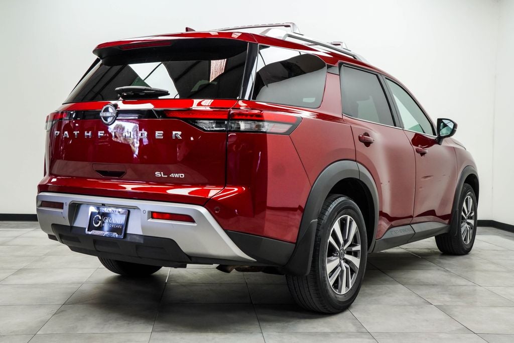 2023 Nissan Pathfinder SL