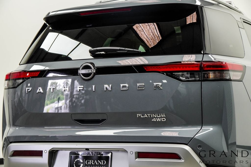 2025 Nissan Pathfinder Platinum