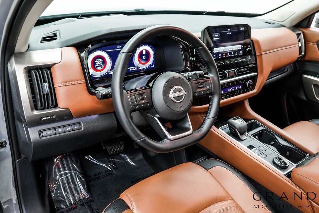 2025 Nissan Pathfinder Platinum