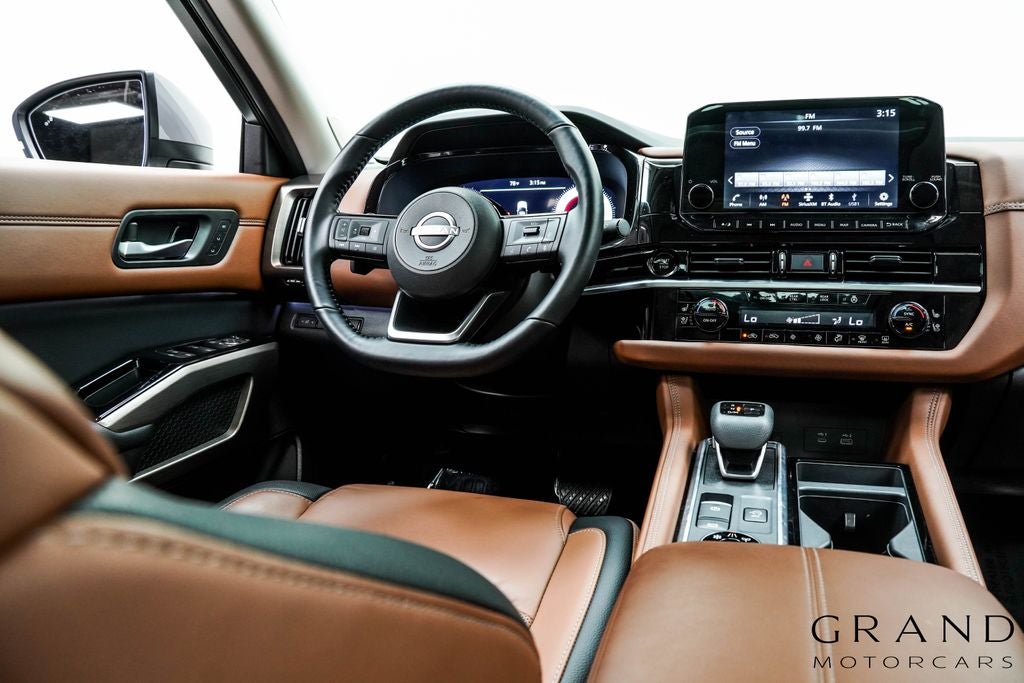 2025 Nissan Pathfinder Platinum