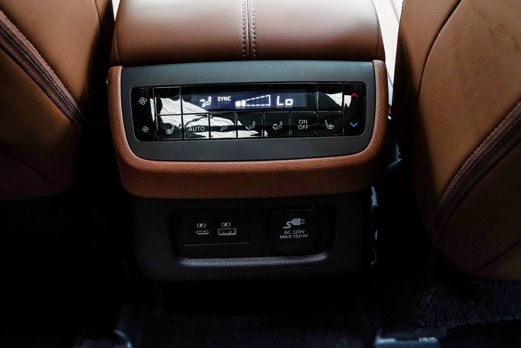 2025 Nissan Pathfinder Platinum