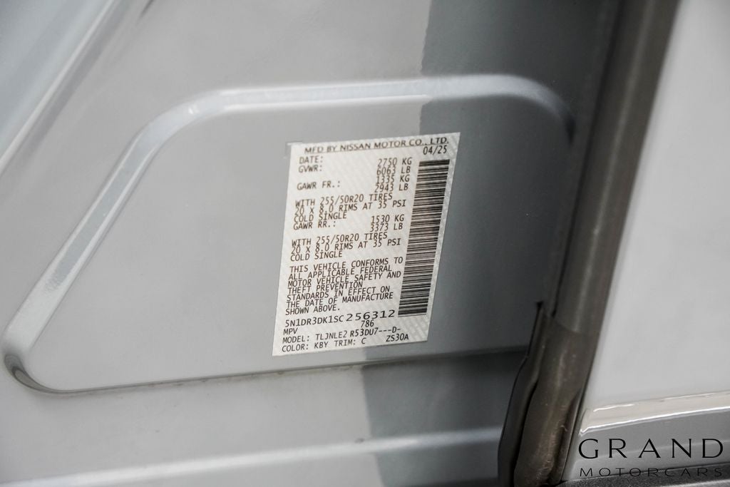 2025 Nissan Pathfinder Platinum