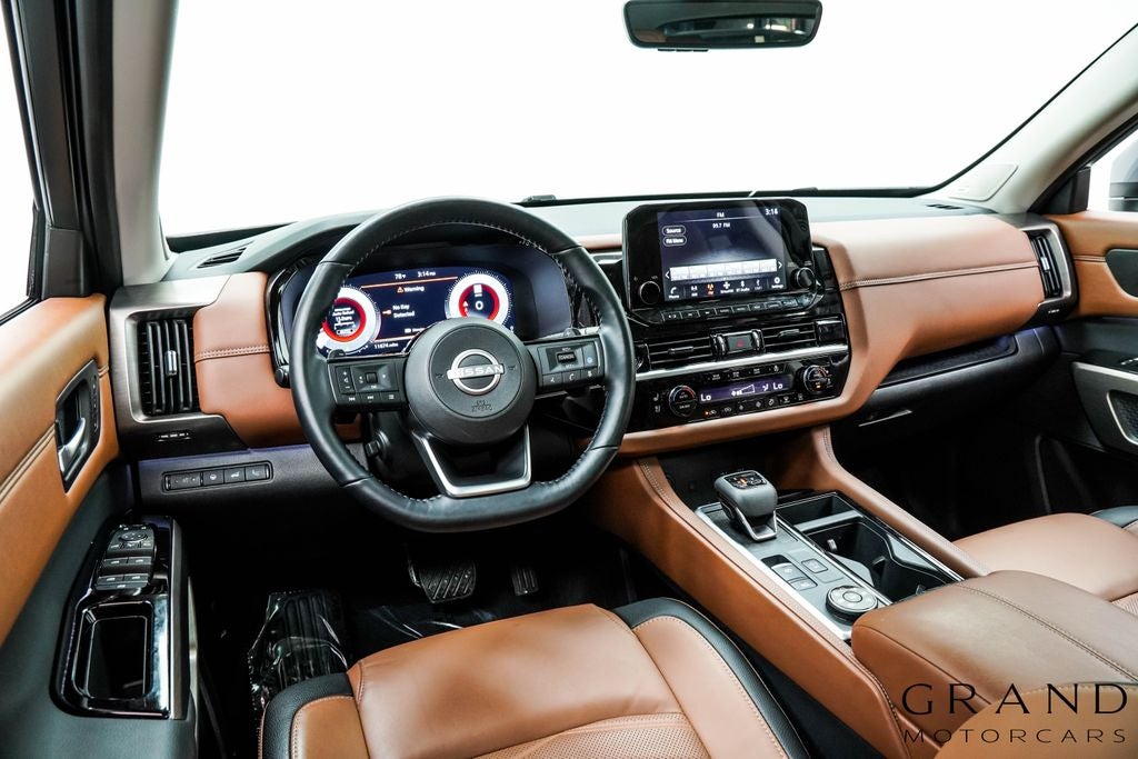 2025 Nissan Pathfinder Platinum