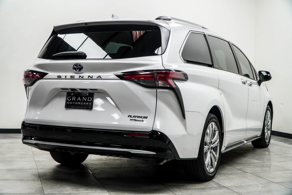 2023 Toyota Sienna Platinum 7 Passenger
