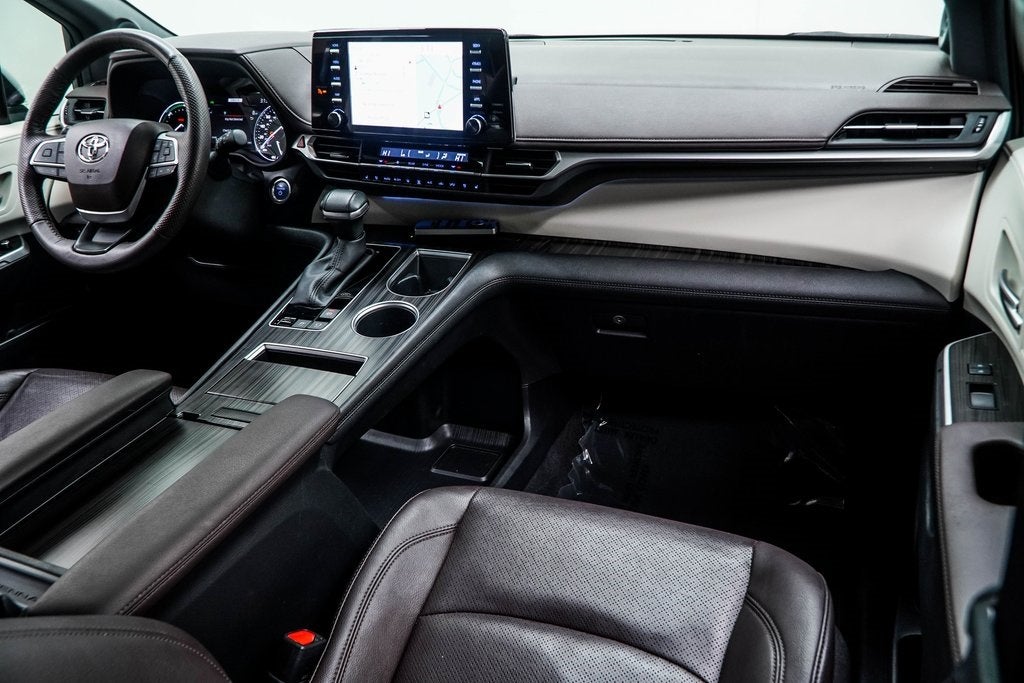 2023 Toyota Sienna Platinum 7 Passenger