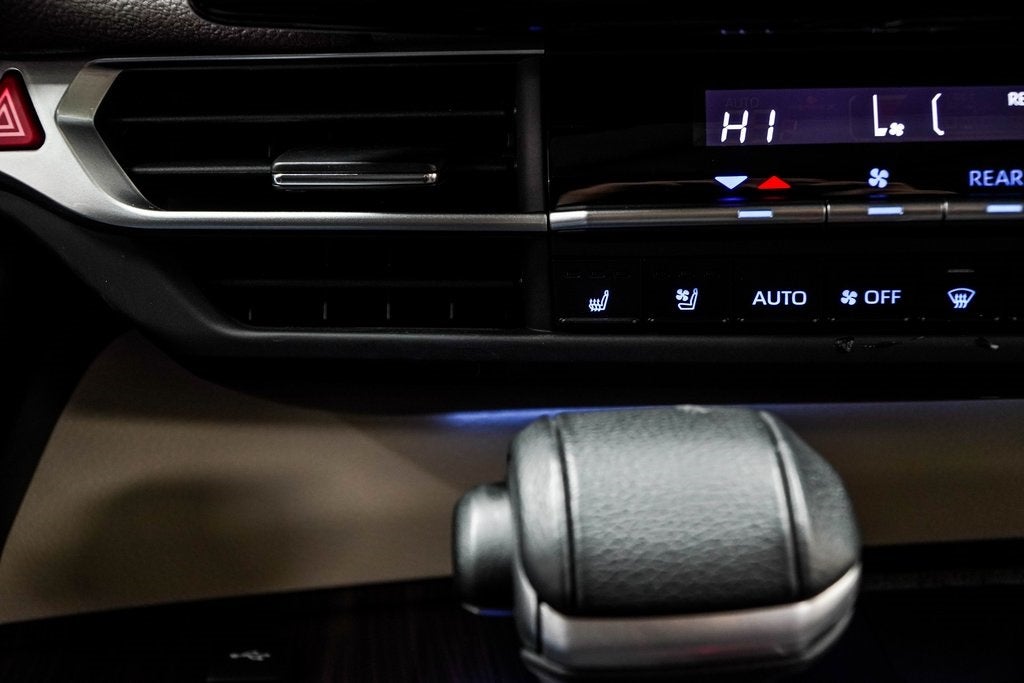 2023 Toyota Sienna Platinum 7 Passenger