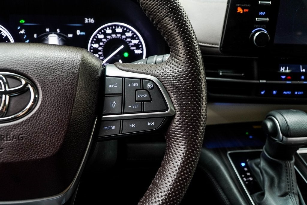 2023 Toyota Sienna Platinum 7 Passenger