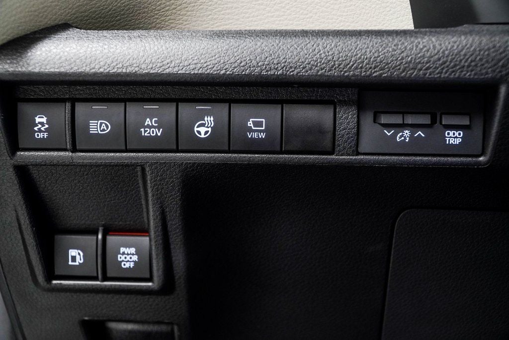 2023 Toyota Sienna Platinum 7 Passenger