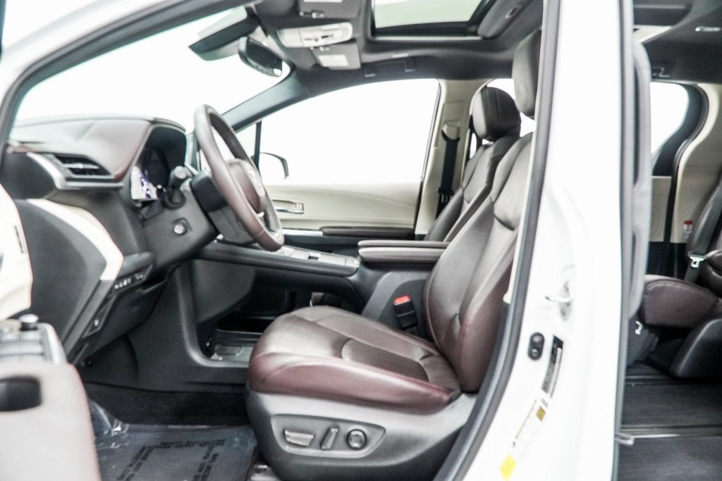 2023 Toyota Sienna Platinum 7 Passenger