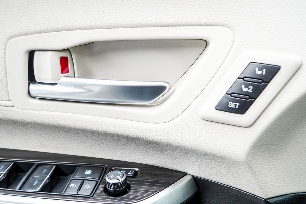 2023 Toyota Sienna Platinum 7 Passenger