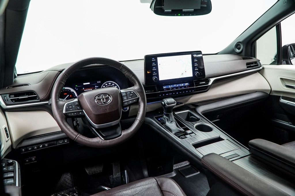 2023 Toyota Sienna Platinum 7 Passenger