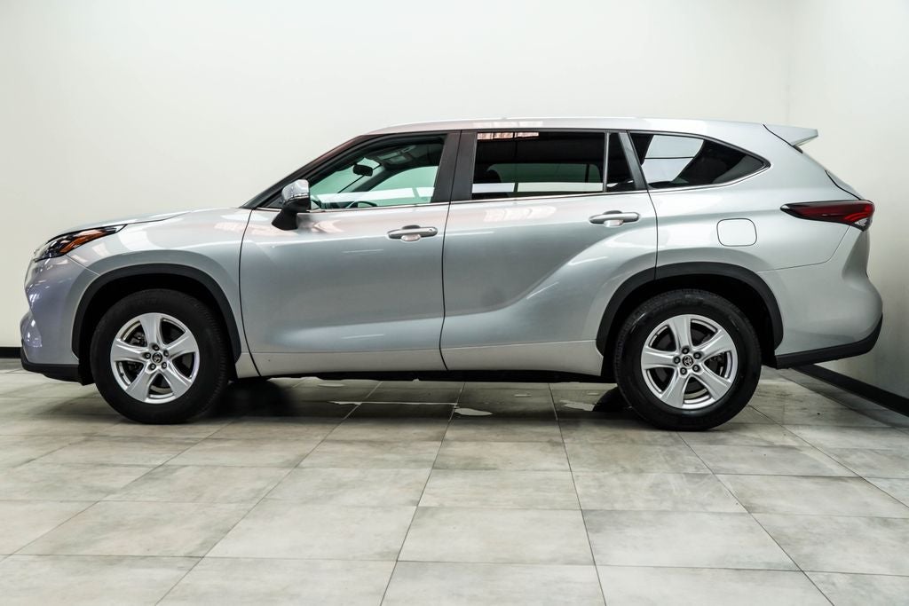 2025 Toyota Highlander LE
