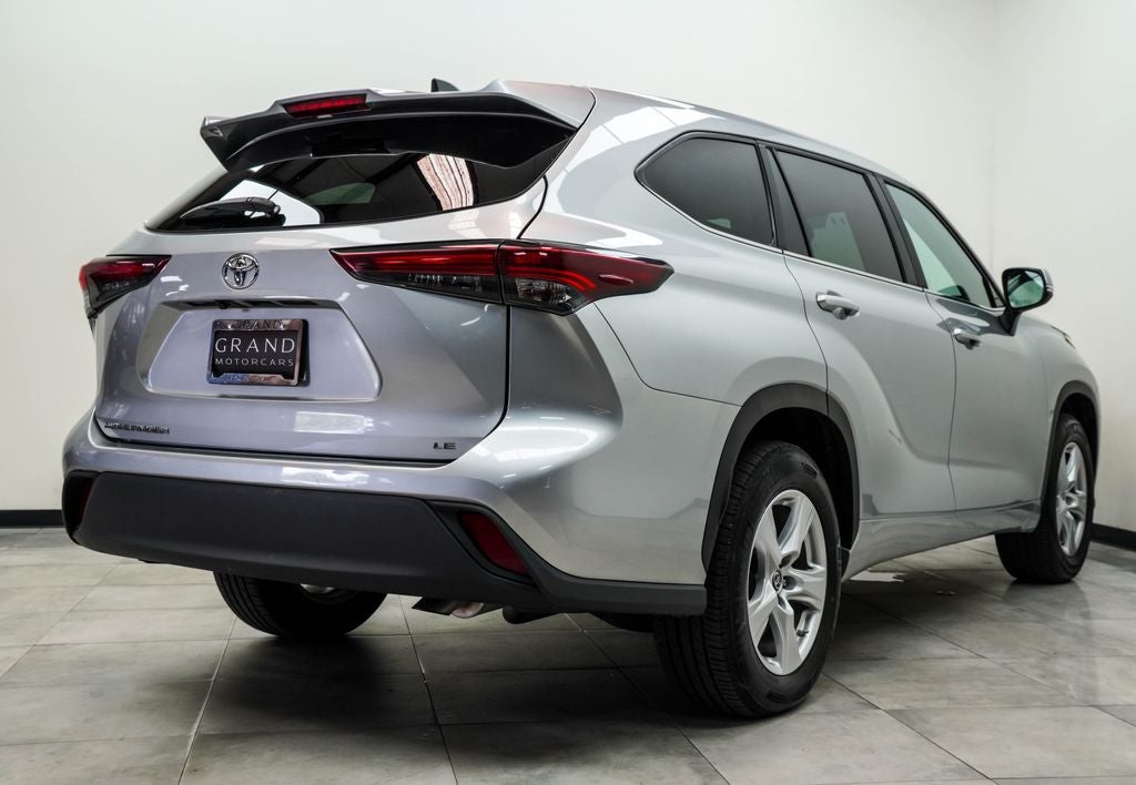2025 Toyota Highlander LE