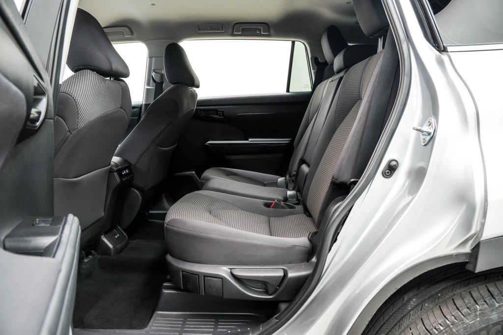 2025 Toyota Highlander LE