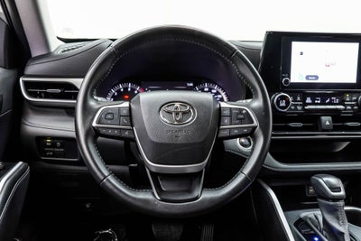 2025 Toyota Highlander LE