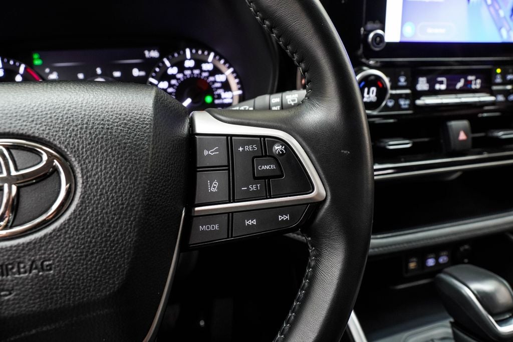 2025 Toyota Highlander LE