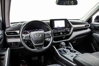 2025 Toyota Highlander LE