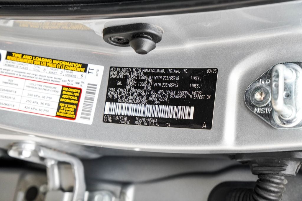 2025 Toyota Highlander LE