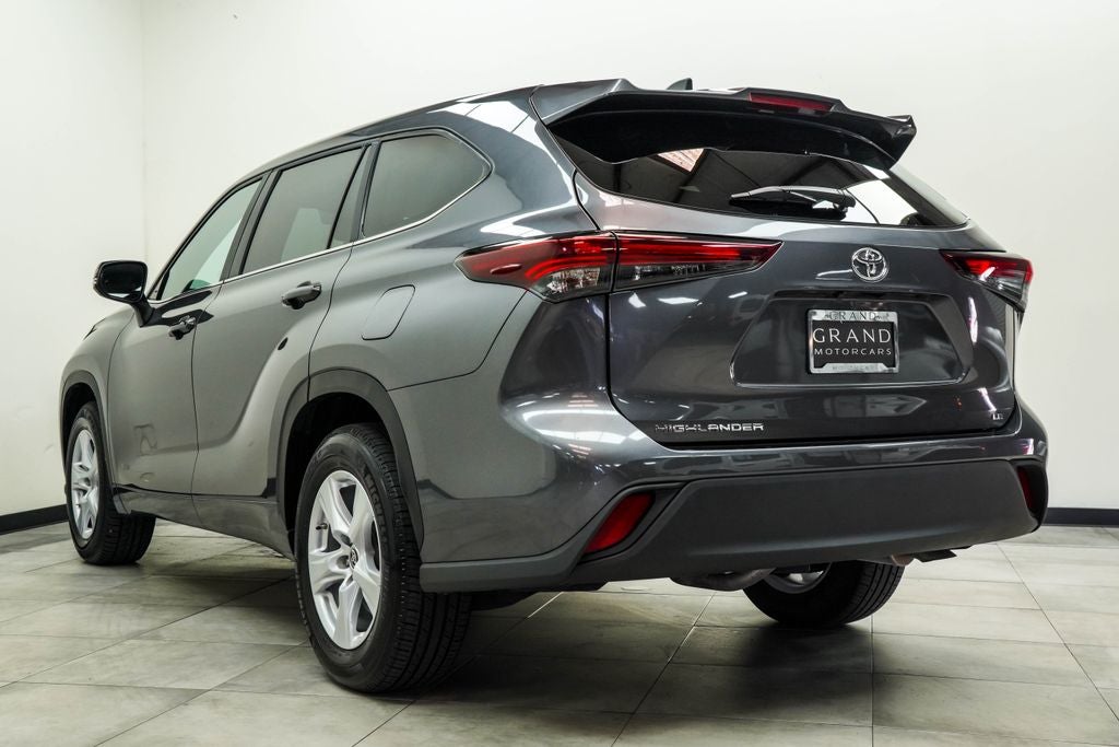 2025 Toyota Highlander LE