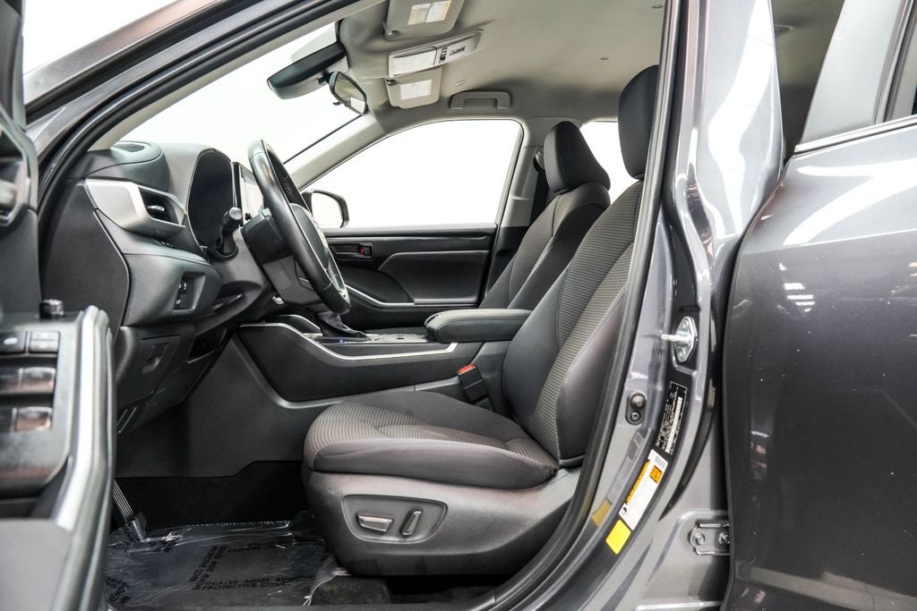 2025 Toyota Highlander LE