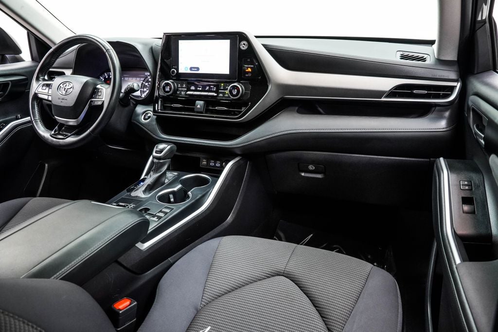 2025 Toyota Highlander LE