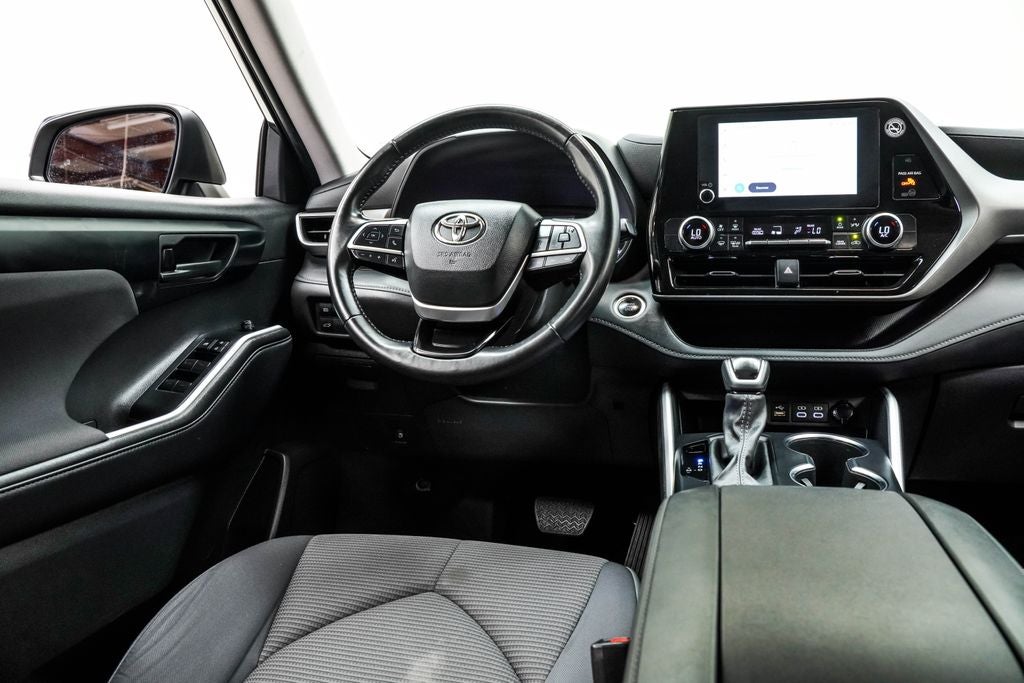 2025 Toyota Highlander LE