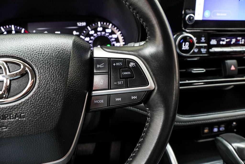 2025 Toyota Highlander LE