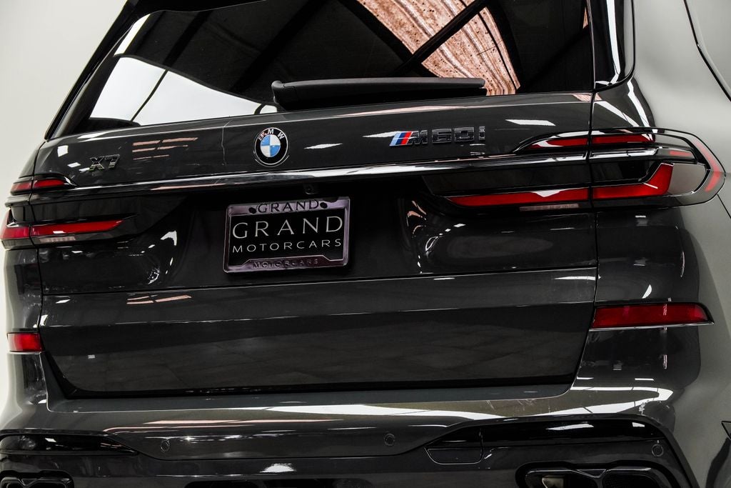 2024 BMW X7 M60i