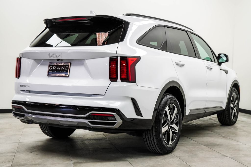 2023 Kia Sorento S