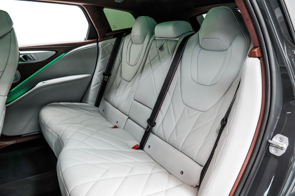 2024 BMW XM Base