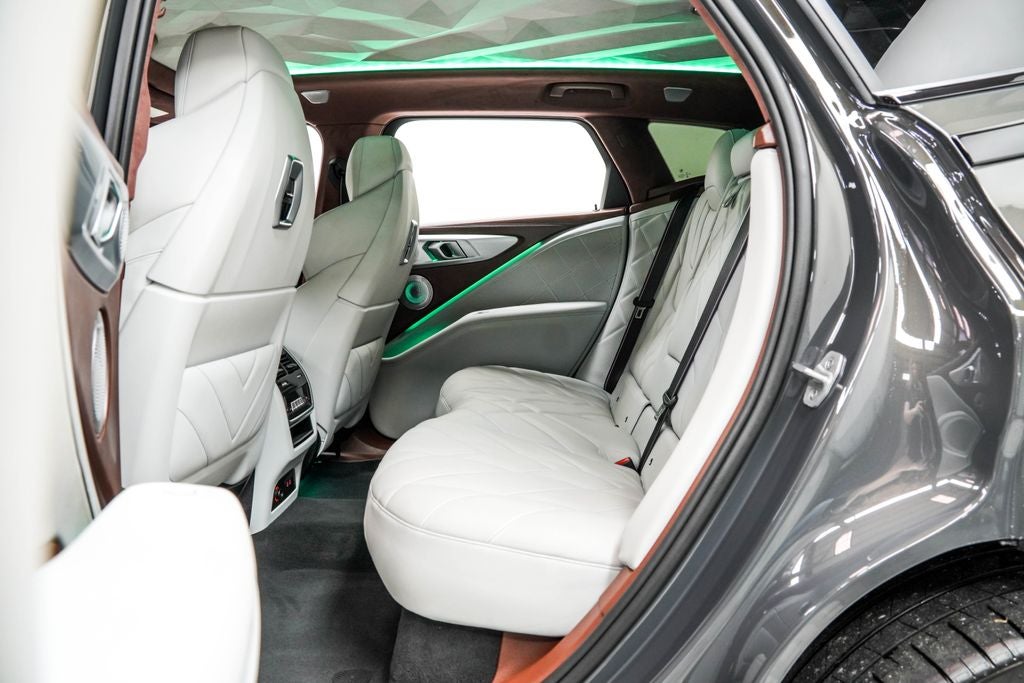 2024 BMW XM Base