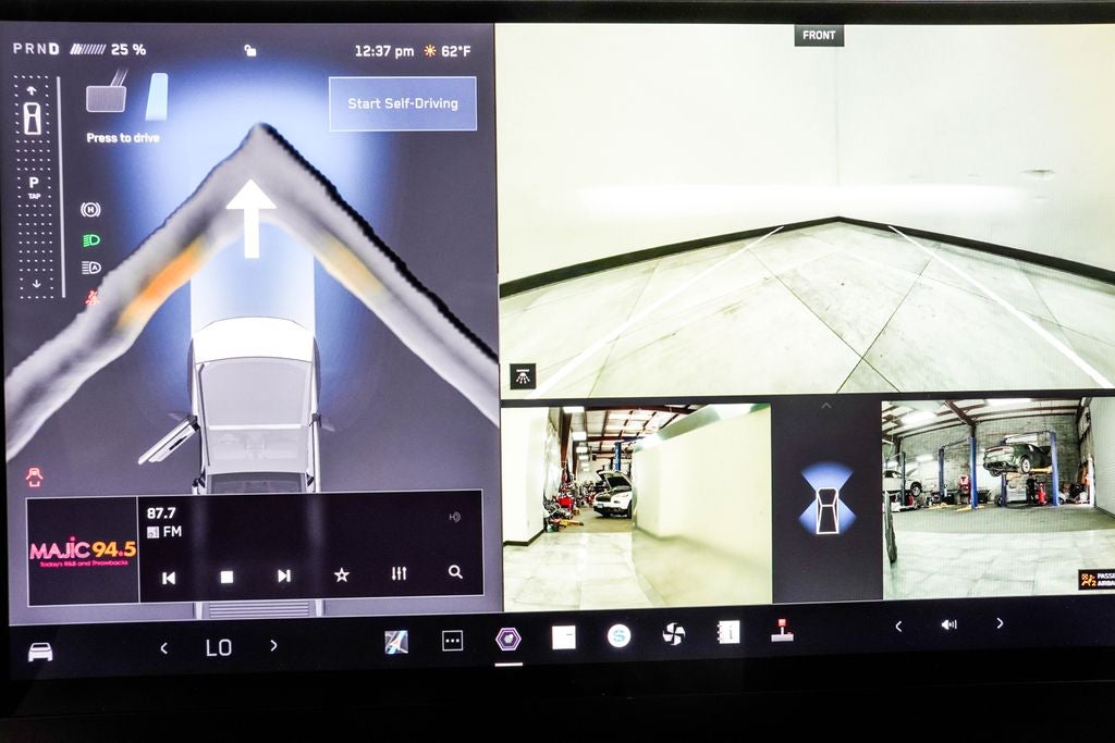 2024 Tesla Cybertruck Base