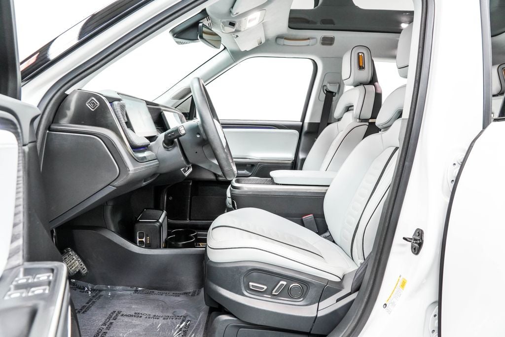 2023 Rivian R1S Adventure