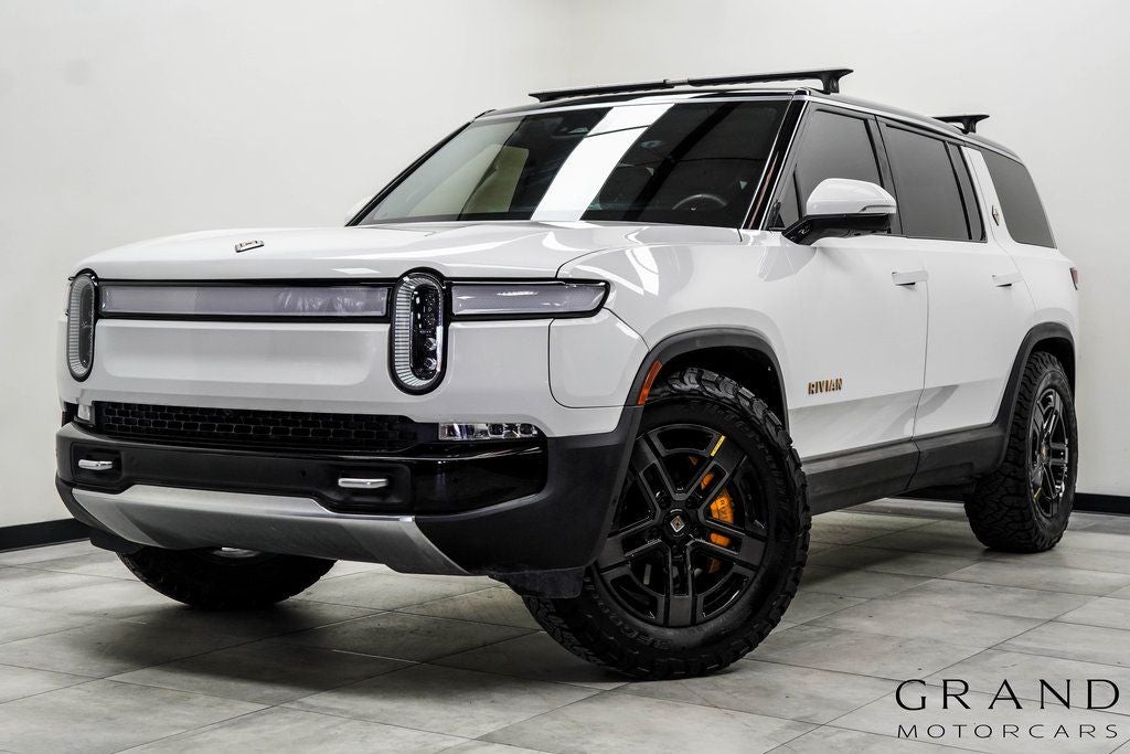 2023 Rivian R1S Adventure
